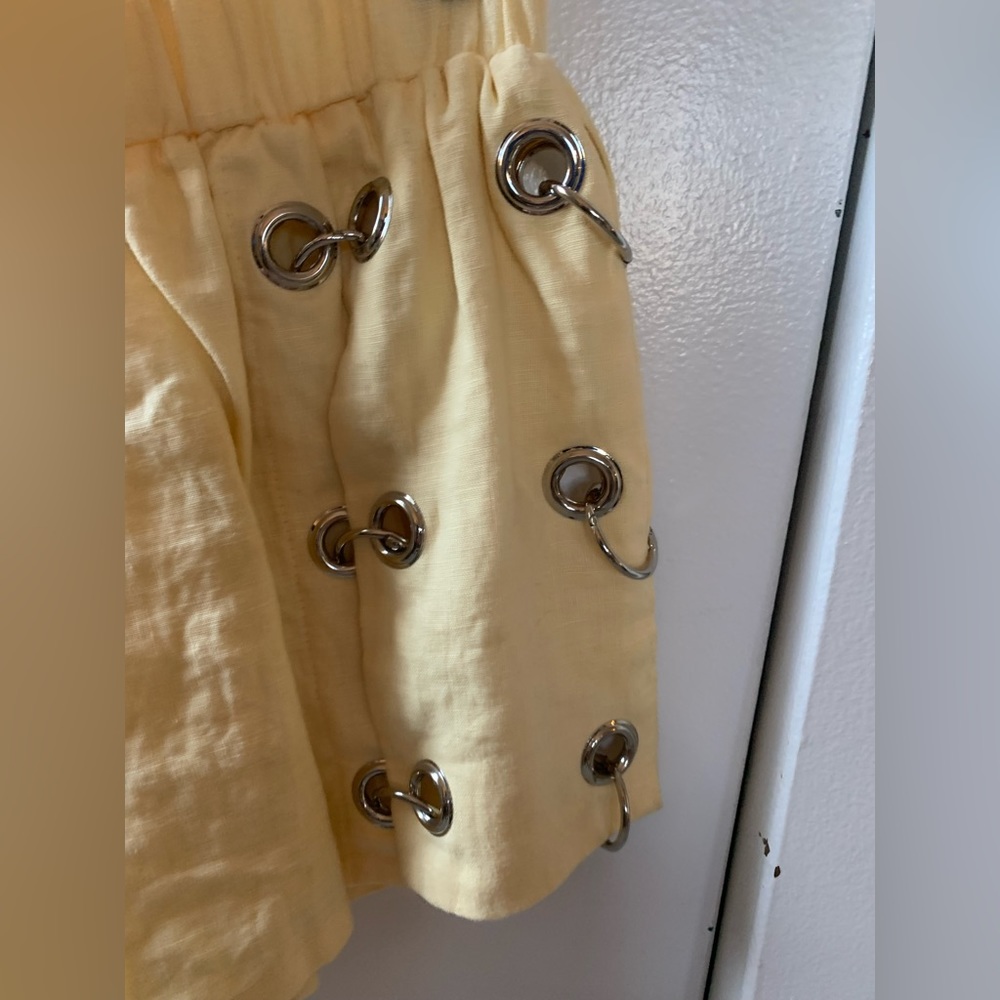 Millau Side Loop Grommet Linen Short - image 4